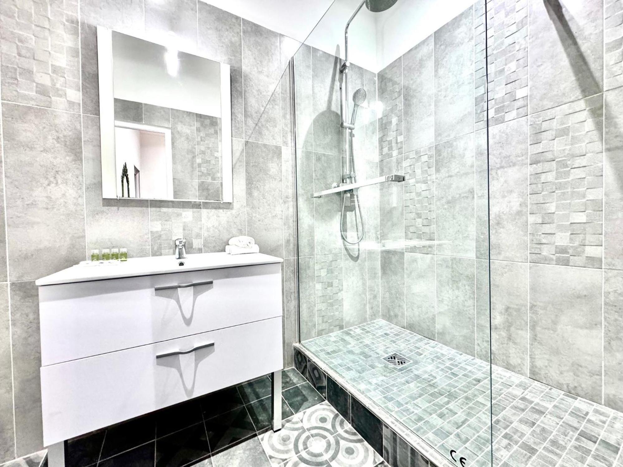 Aparthotel Riviera - Pont Vieux 2 - Old Town - Charm 2 Bedrooms Apartement Ac - 5Mn Beach Nice Luaran gambar